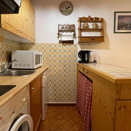 Montagnard Pour 4 A 5 Min Des Commerces Avec Bus Au Pied - Fr-1-458-119 Apartment