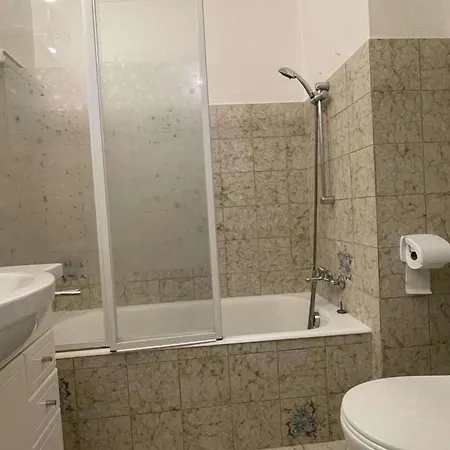 Montagnard Pour 4 A 5 Min Des Commerces Avec Bus Au Pied - Fr-1-458-119